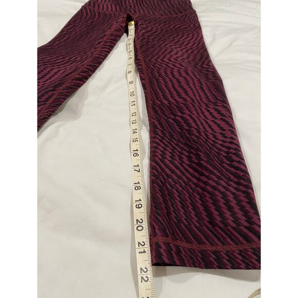 Lululemon Wunder Under Burgundy Athletic Crop Capri Leggings Size 6 - Picture 4 of 9